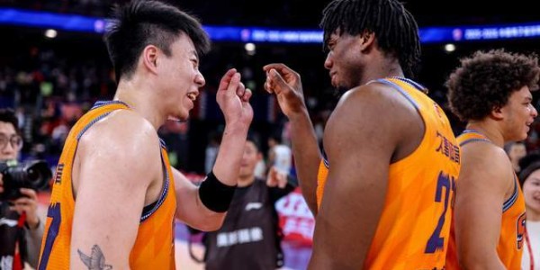 两战狂砍40分31板！超级内线将争冠热门打回原形，卢伟收获杀手锏
